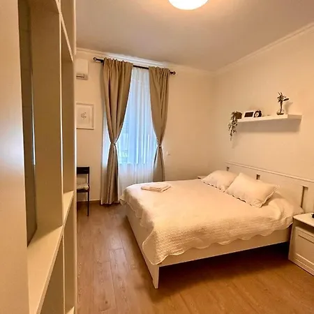 Pop Luxury Apartment